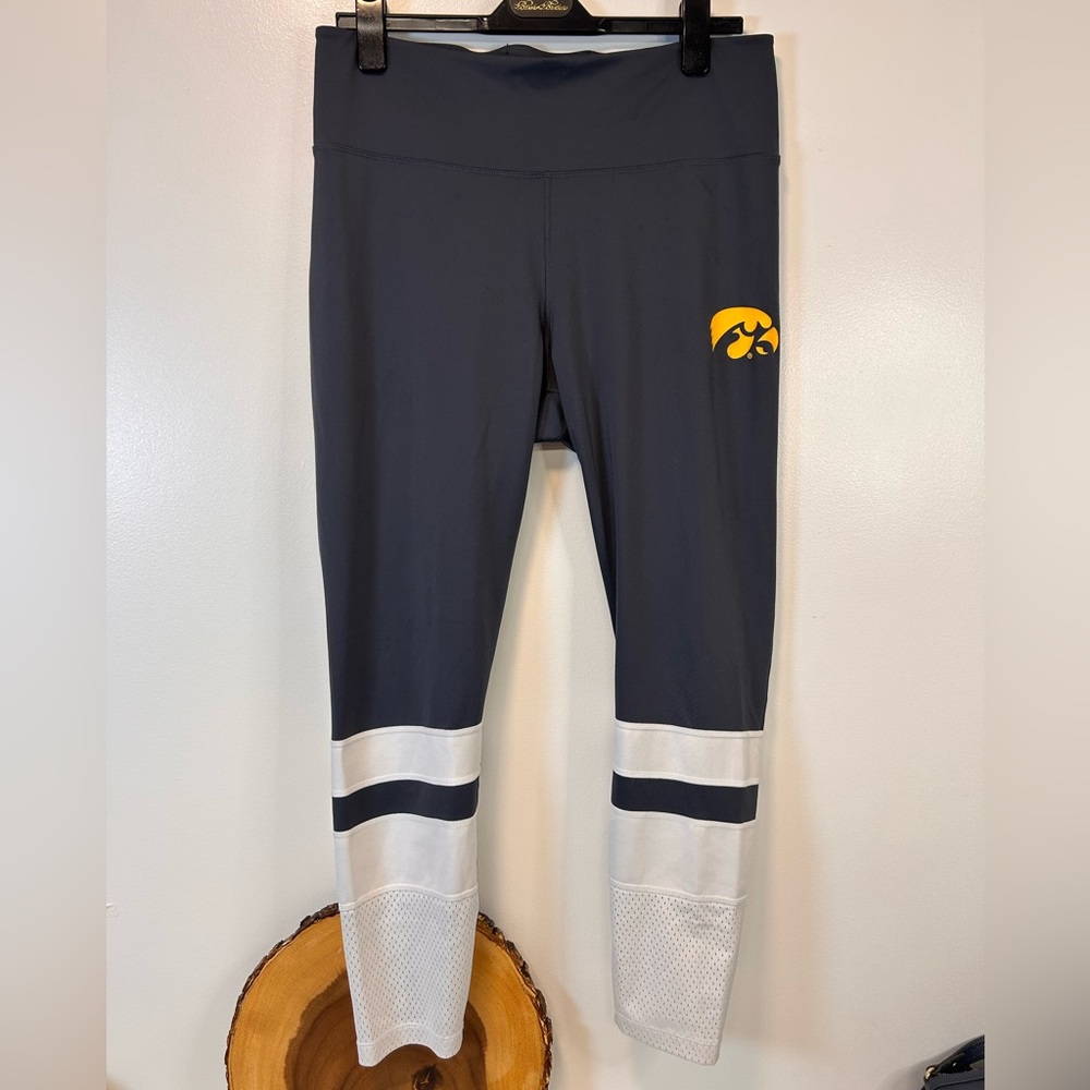 Under Armour Fitted Leggings Gray and White with‎ Iowa Hawkeye logo Women’s XL